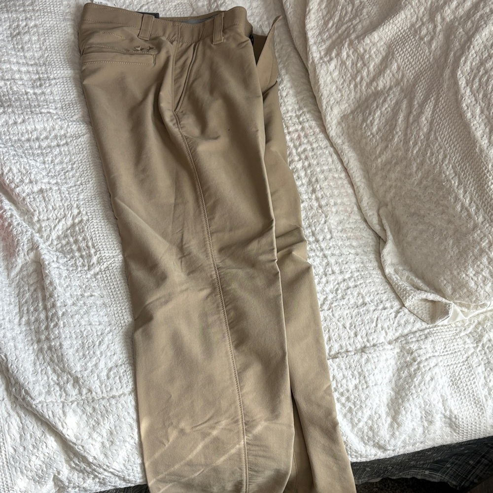 Men's Tan UnderArmour golf pants/ slacks